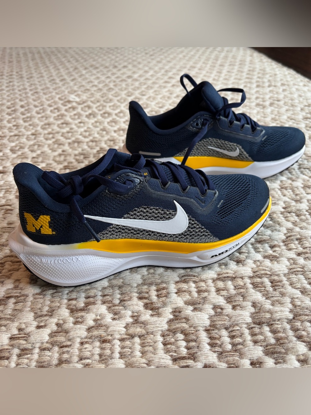 Nike Women New In Box Navy & Yellow Running Shoe with Michigan 'M' or men 5